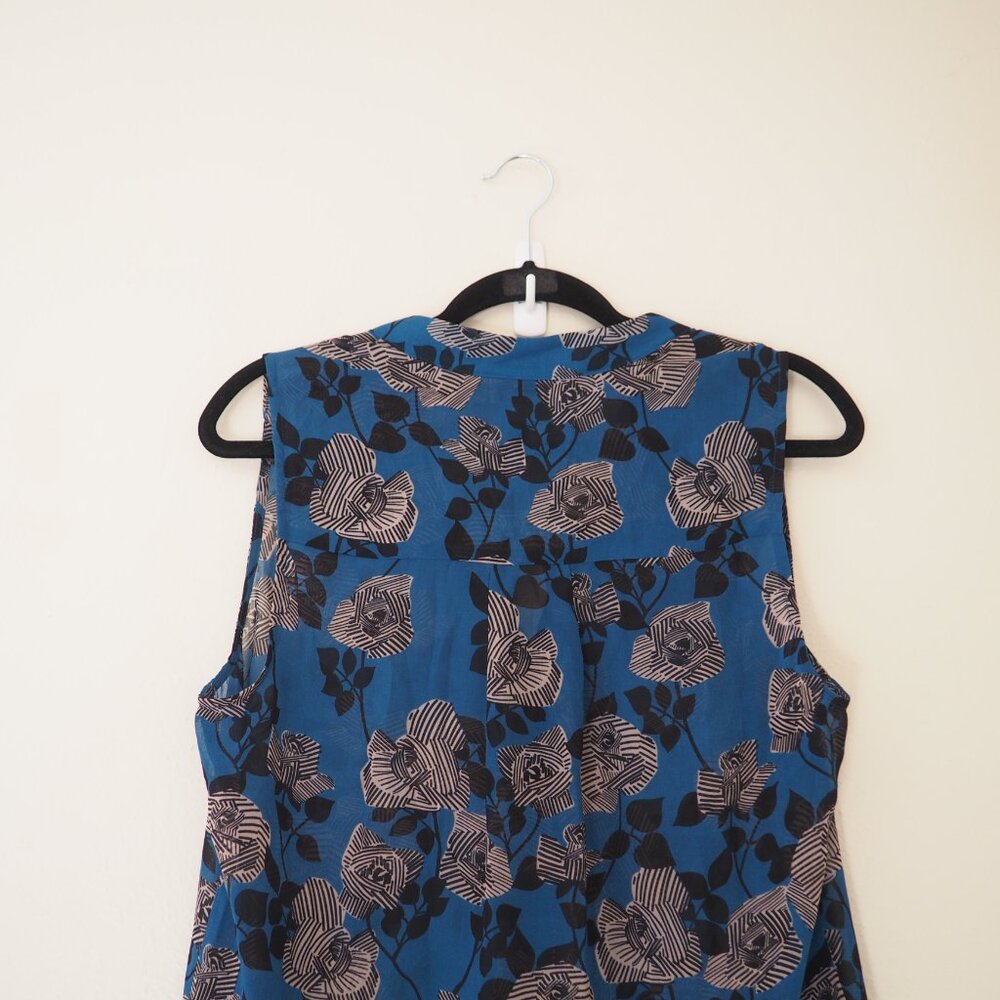 !! CAbi 4180 Engrave Sleeveless Teal Blue Floral Blouse sz M - Picture 7 of 7